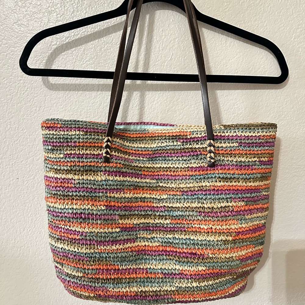 Buji Baja straw bag